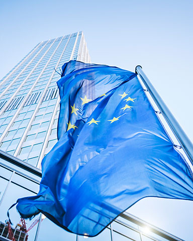 EU-Flagge zu Europäische Wirtschaftspolitik